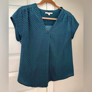 Fun 2 Fun, Hunter Green top with white polka dots. Size L. Lightly used.